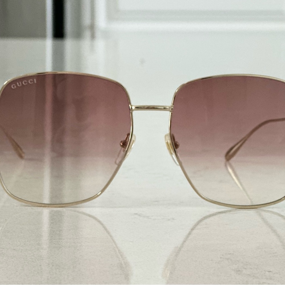 Gucci Women's Gold Square Frame Sunglasses with Rose Lenses. Perfect Condition!